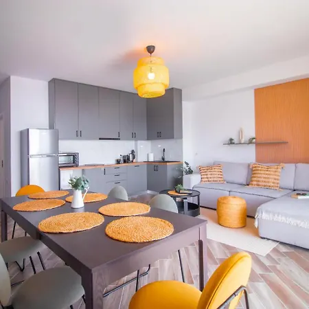 Modern Seaview Apartment Sarande