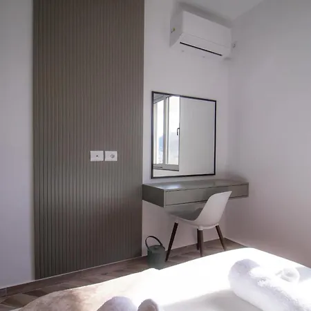 Modern Seaview Apartment *