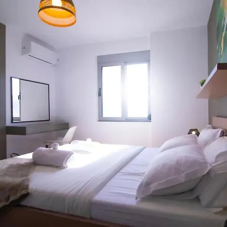 Modern Seaview ساراندا